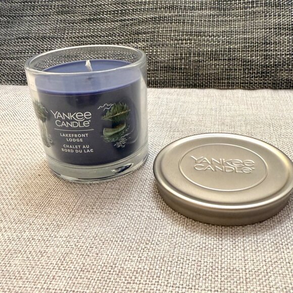 Yankee Candle Lakefront Lodge Scented Jar Blue Candle 3.4 oz with Metal Lid - Picture 2 of 8